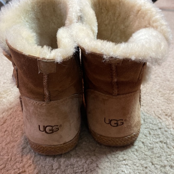 UGG Booties | UGG Boots | Boots | UGG - Picture 4 of 10